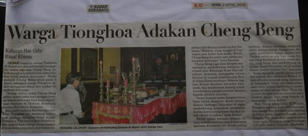 Warga Tionghoa Adakan Cheng Beng
